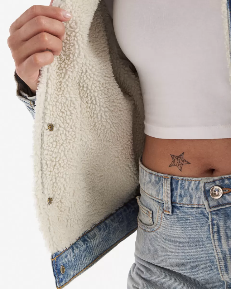 levis_s_sherpa_trucker_jacket_3.webp Roots Levi's 90s Sherpa Trucker Jacket LIGHT BLUE Clearance